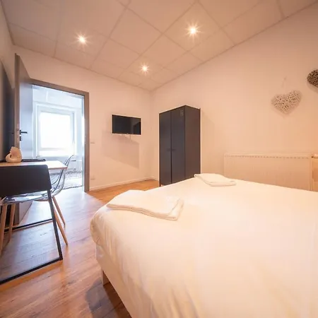 Le Bateau D'alma Chic For 6 People Apartment